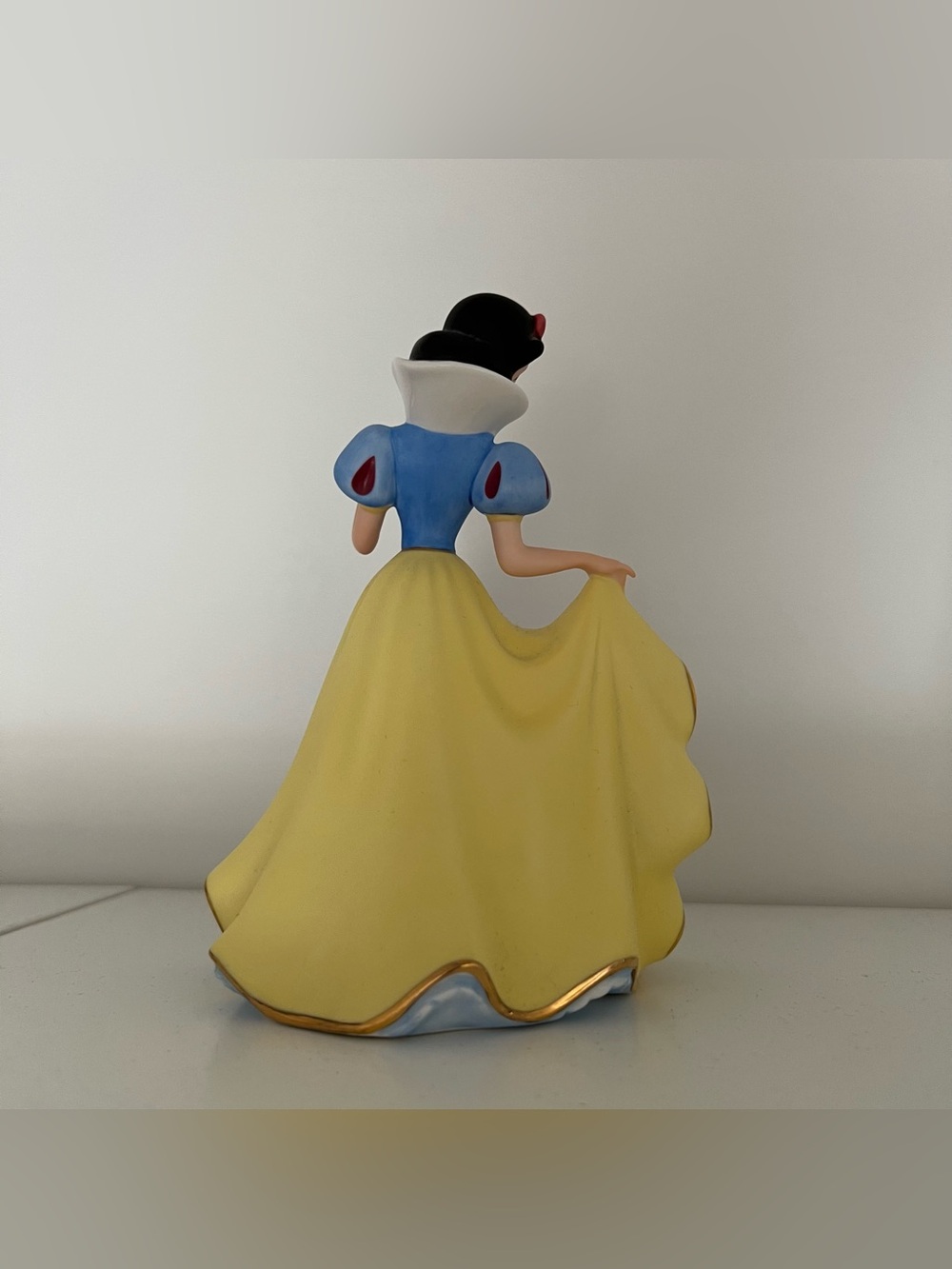 Disney Princess Collectible - Forever Snow White 2004 - Picture 3 of 5